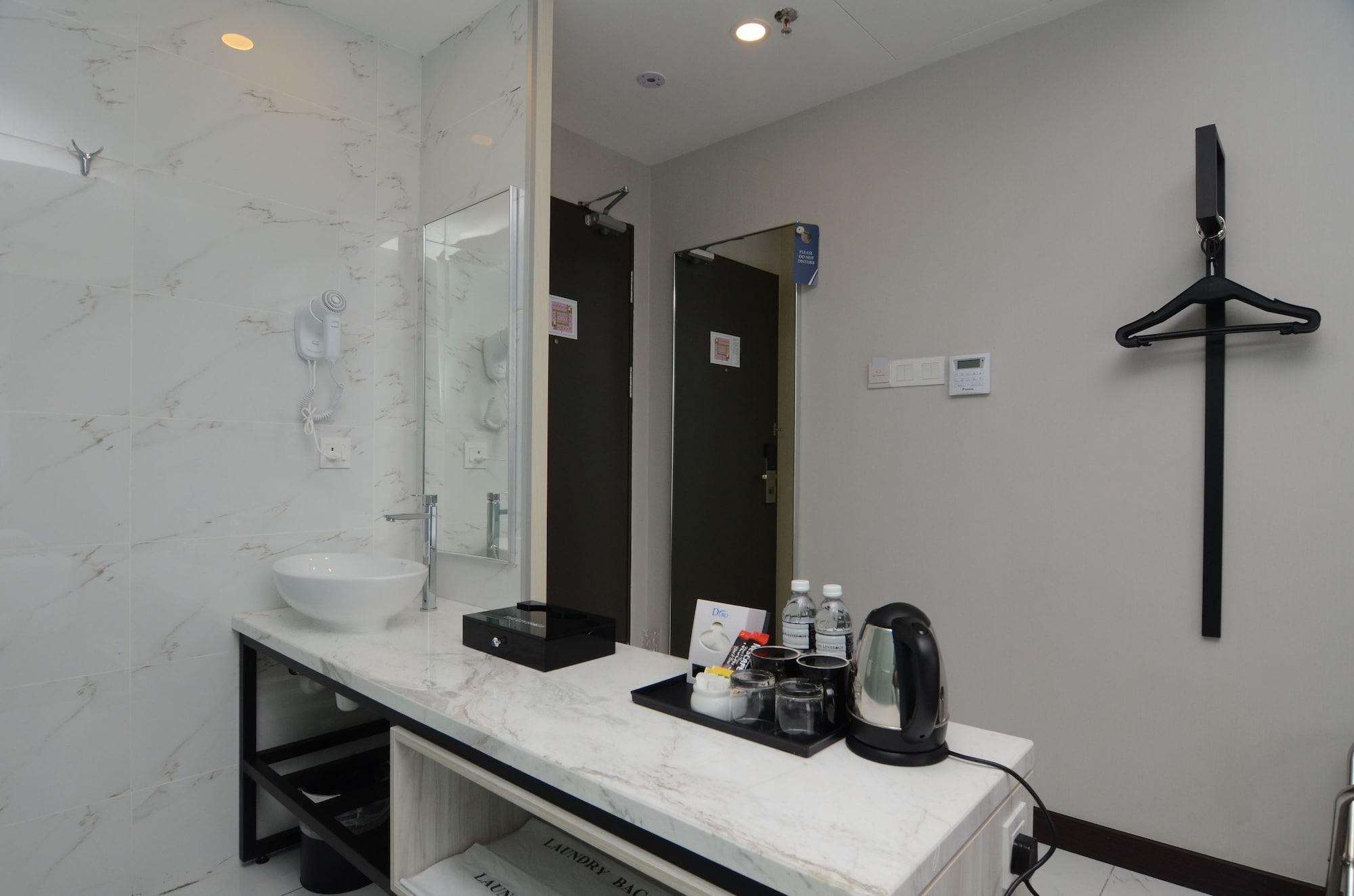 The Leverage Business Hotel Johor Bahru Exterior photo