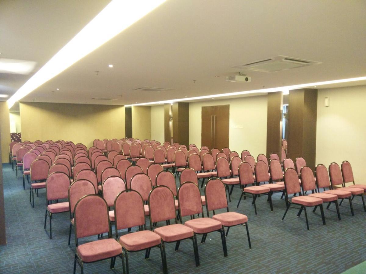 The Leverage Business Hotel Johor Bahru Exterior photo